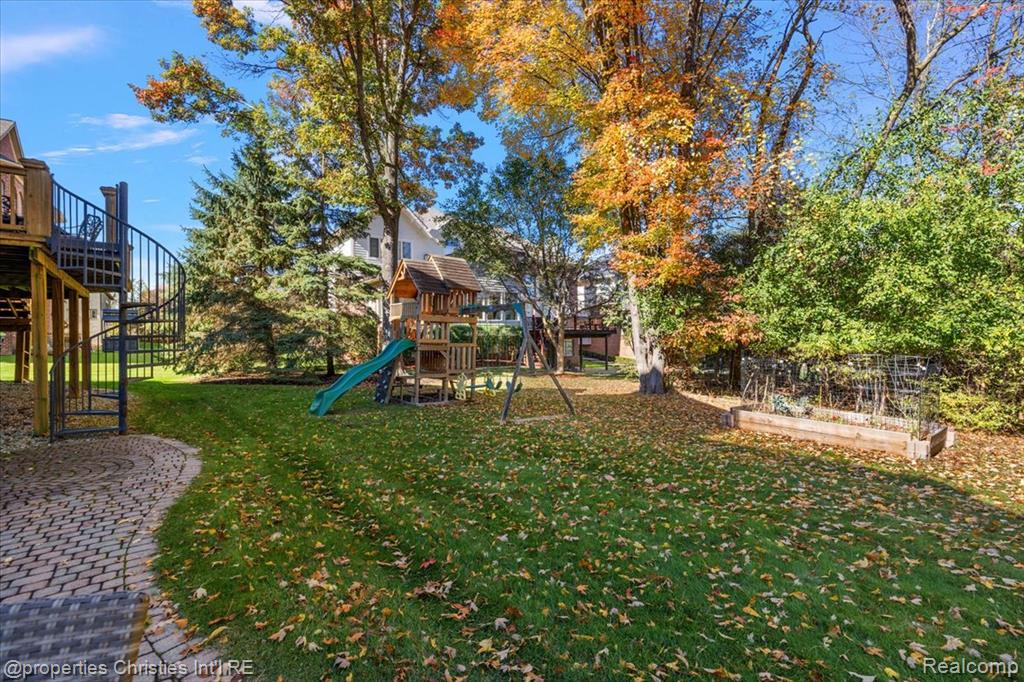 7220 Essex Drive, West Bloomfield, MI — Photo 7