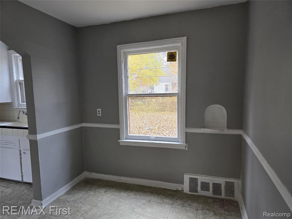 8239 Manor Street, Detroit, MI 48204 — Photo 2