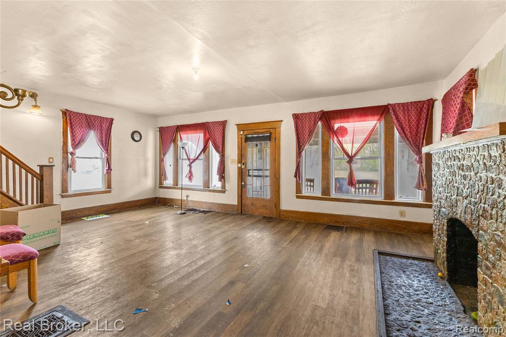 352 N Perry Street, Pontiac, MI 48342 — Photo 9