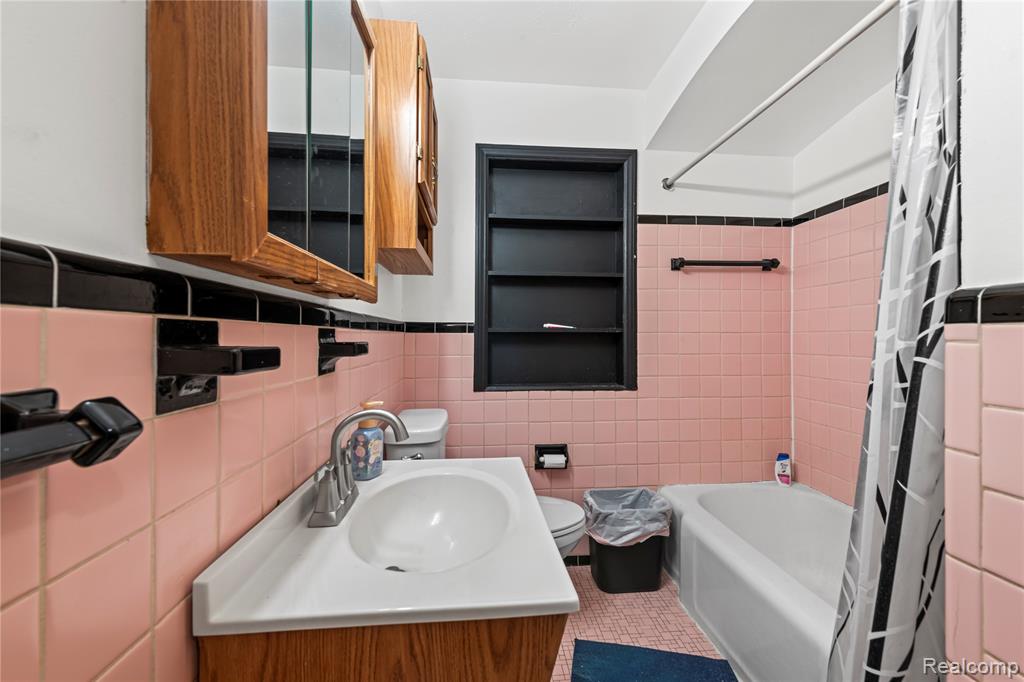 9627 Merriman Road, Livonia, MI 48150 — Photo 14