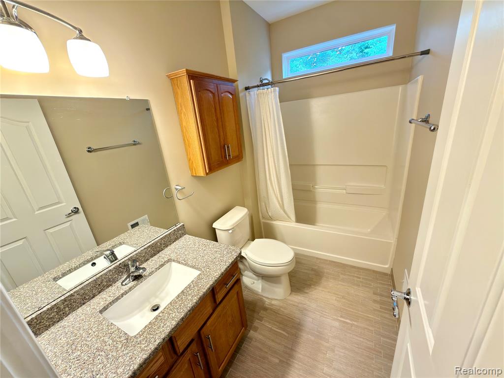 24600 Grand Traverse Avenue, Flat Rock, MI 48134 — Photo 8