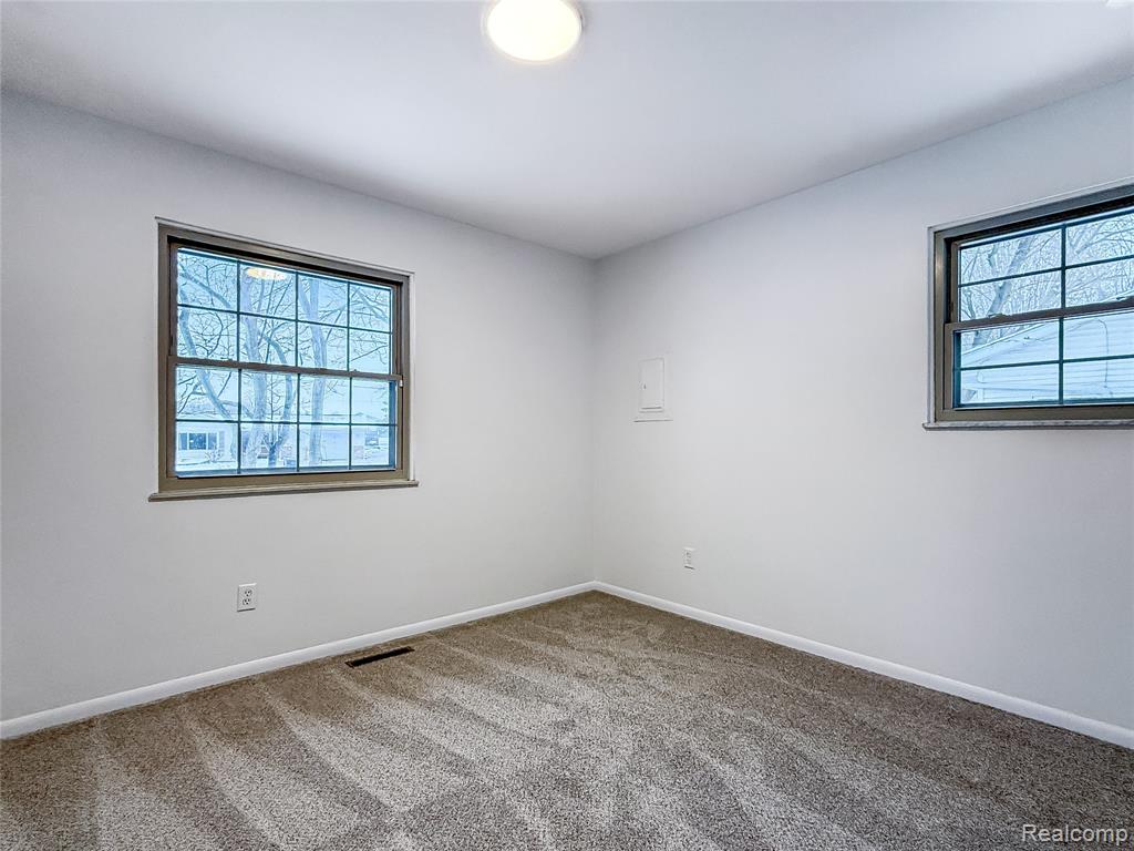 5611 Miriam Drive, Saginaw, MI 48601 — Photo 16