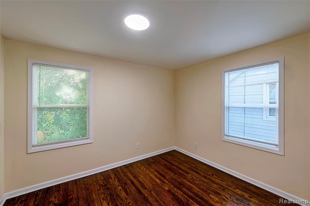 8087 Cloverlawn Street, Detroit, MI 48204 — Photo 9