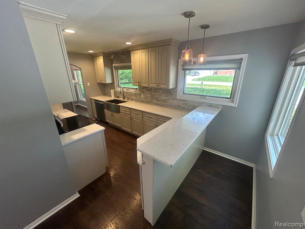 5303 W Briarcliff Knoll Drive, West Bloomfield, MI — Photo 13
