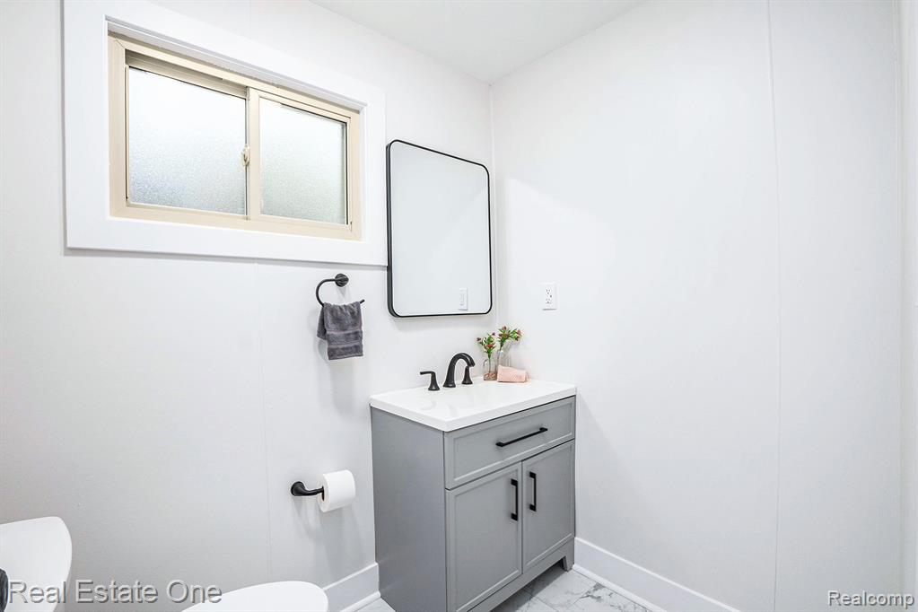 4558 Universal Street, Dearborn Heights, MI 48125 — Photo 14