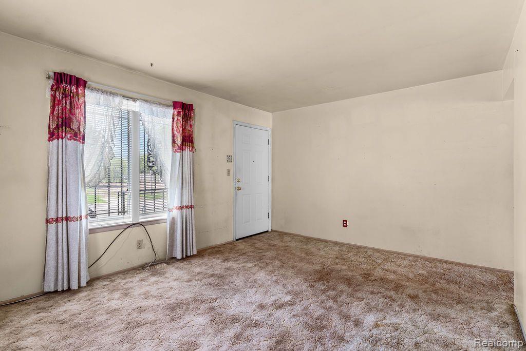 6626 ELMRIDGE Drive, Flint, MI 48505 — Photo 10