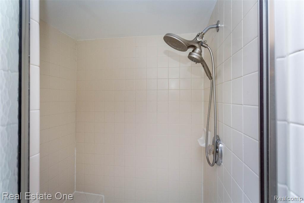 7062 Foxridge Drive, Canton, MI 48187 — Photo 29