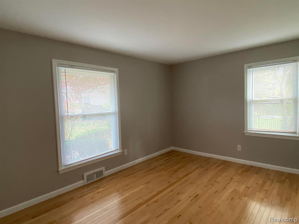 5035 S CLUNBURY Road, West Bloomfield, MI — Photo 8