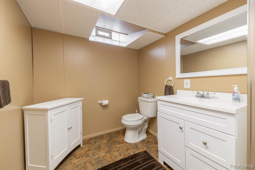 7912 COVENTRY Avenue, Grosse Ile, MI 48138 — Photo 28