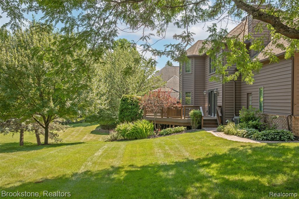 6871 Berry Pointe Drive, Clarkston, MI 48348 — Photo 11