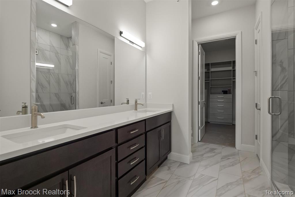 7477 Gramercy Circle, 17, West Bloomfield, MI — Photo 20