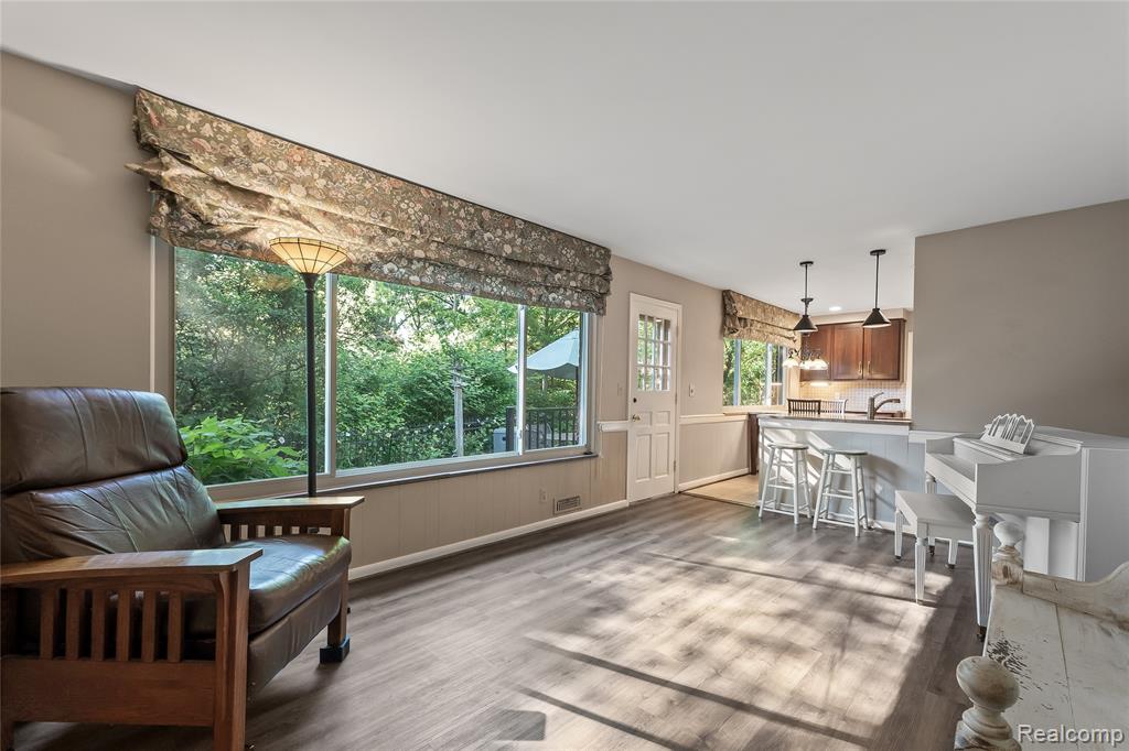 23270 Fleming Drive, Farmington, MI 48335 — Photo 13