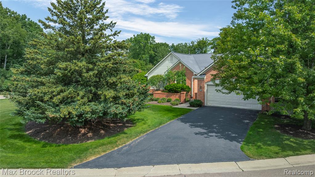 5015 Lake Vista Drive, West Bloomfield, MI 48323 — Photo 49