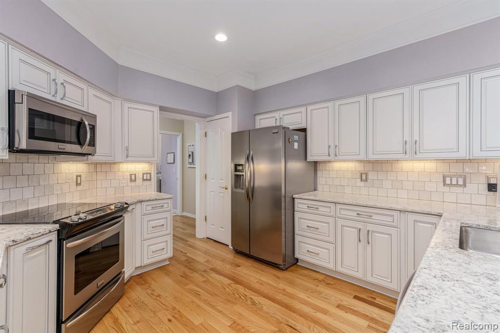 512 WYNGATE Drive, Rochester, MI 48307 — Photo 9
