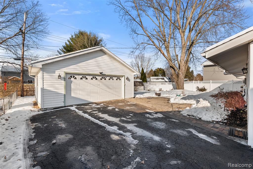 6404 Richalle Street, Brighton, MI 48116 — Photo 25