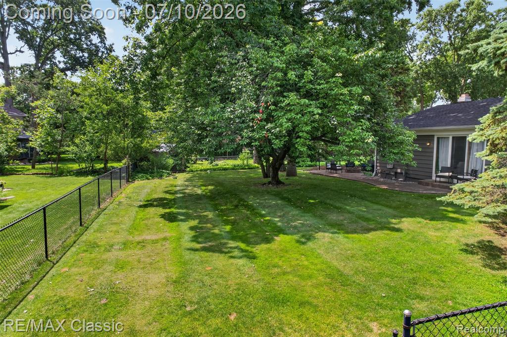 748 Randall Drive, Troy, MI 48085 — Photo 38