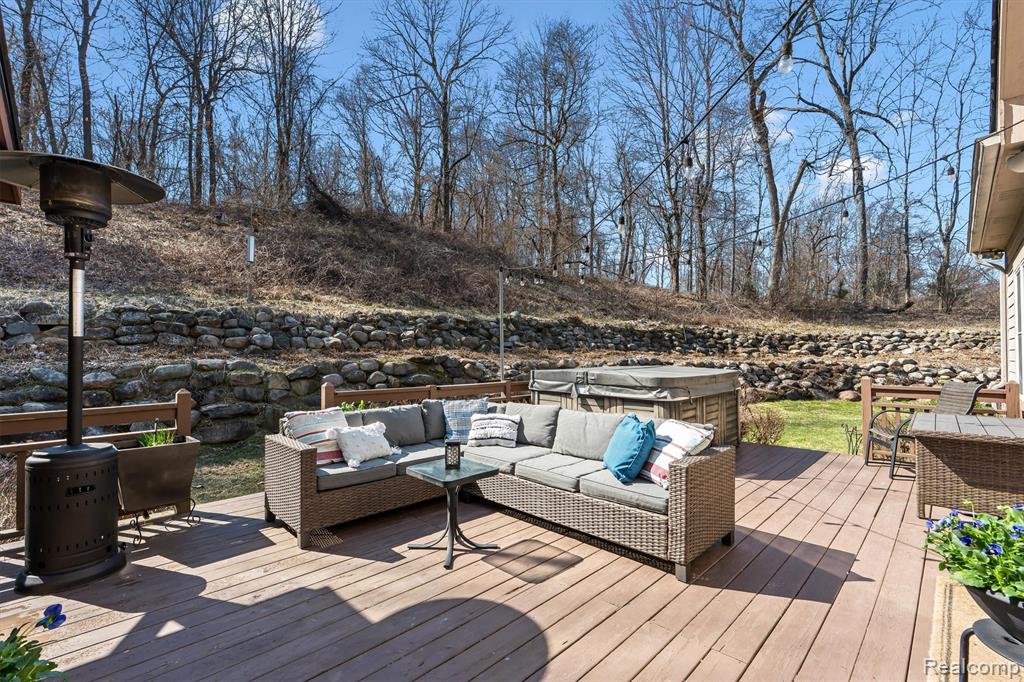 8473 Deerwood Road, Clarkston, MI 48348 — Photo 48