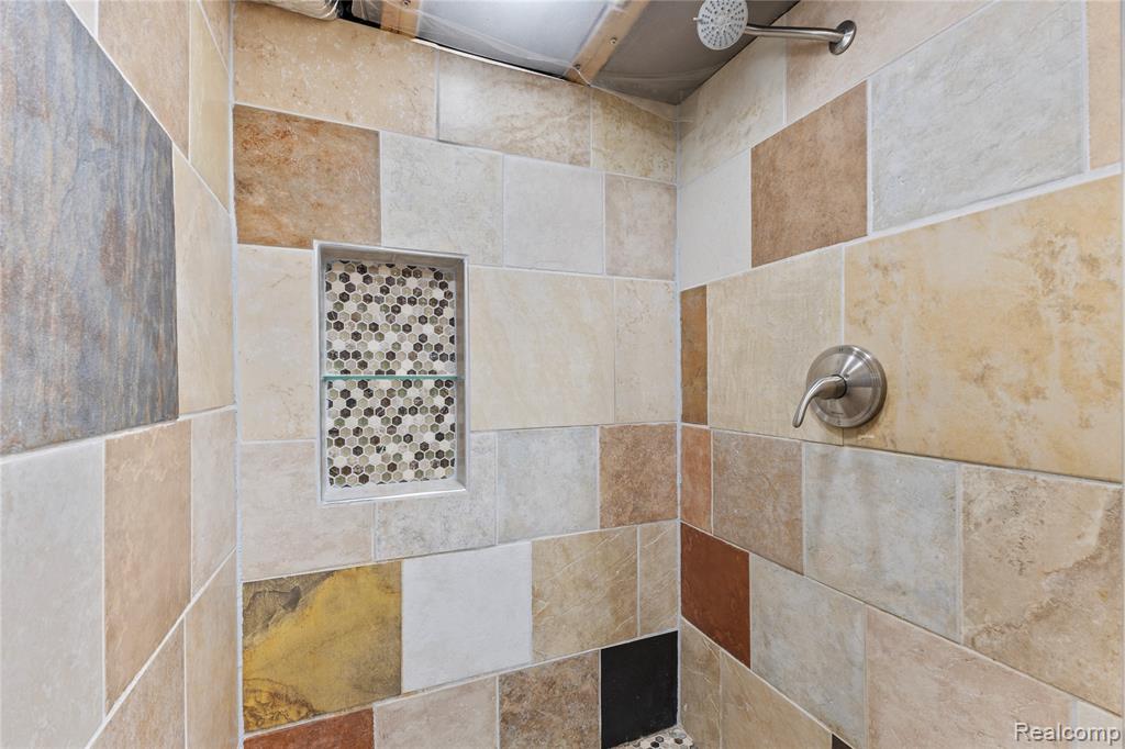 24857 Landau, Center Line, MI 48015 — Photo 39