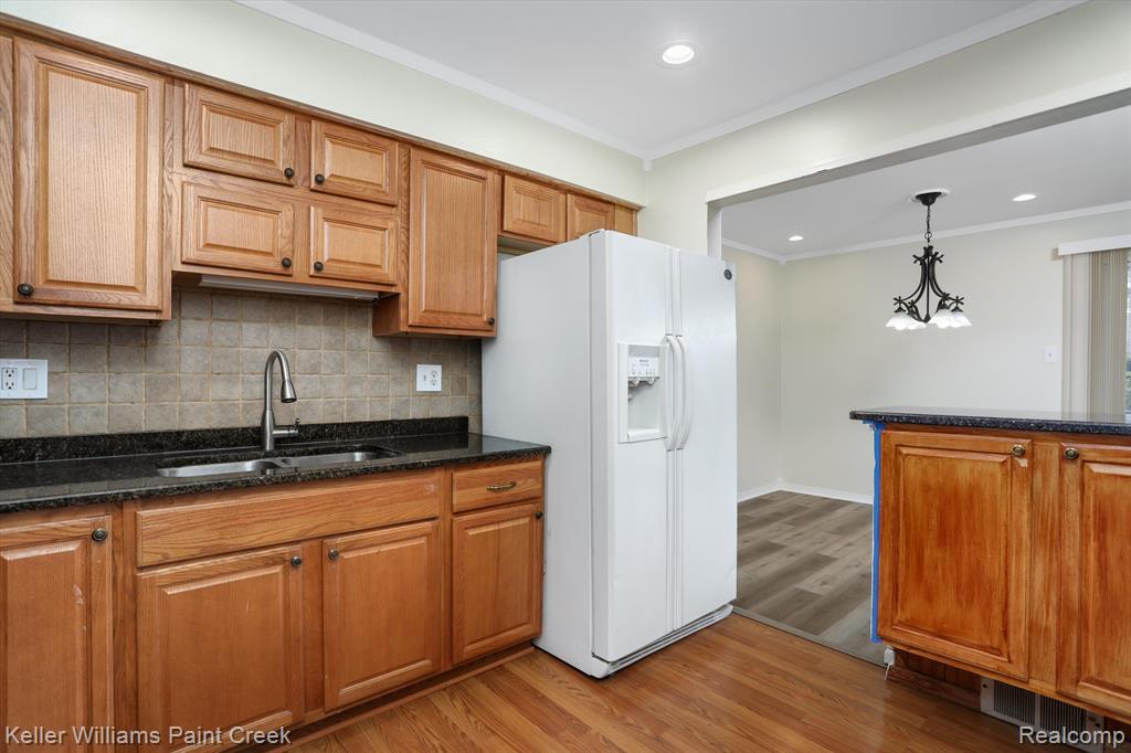 8433 Kennedy Circle, Warren, MI 48093 — Photo 12