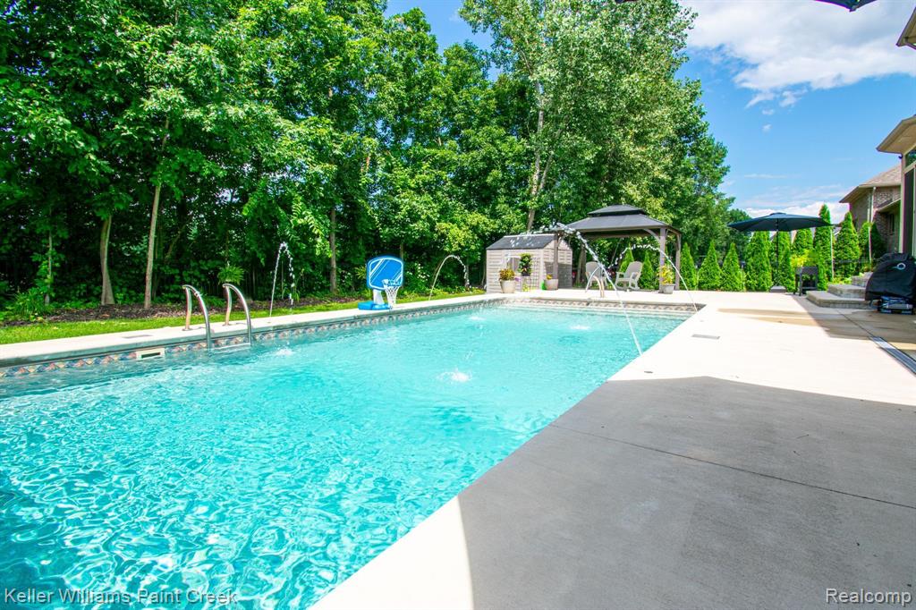 51405 CAROLINE Drive, Chesterfield, MI 48047 — Photo 44