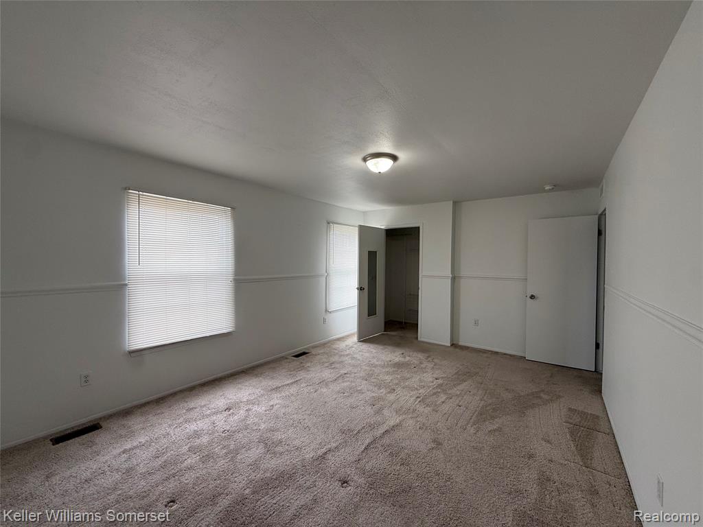 28423 Raleigh Crescent Drive, Chesterfield, MI — Photo 14