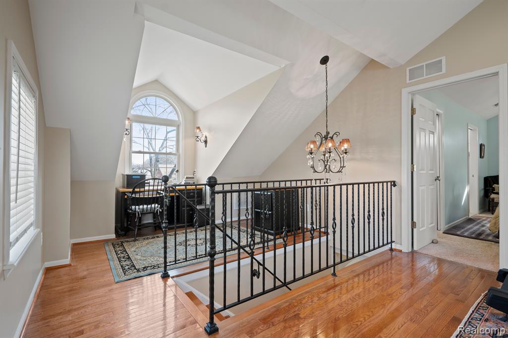 917 CEDARHILL Drive, Royal Oak, MI 48067 — Photo 14