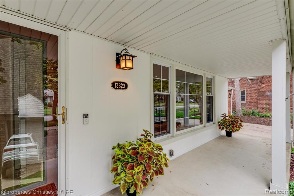 13323 Hart Avenue, Huntington Woods, MI — Photo 3