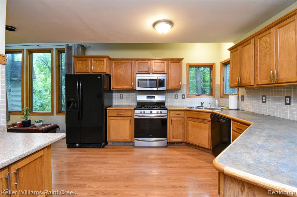 713 KNIBBE Road, Lake Orion, MI 48362 — Photo 13