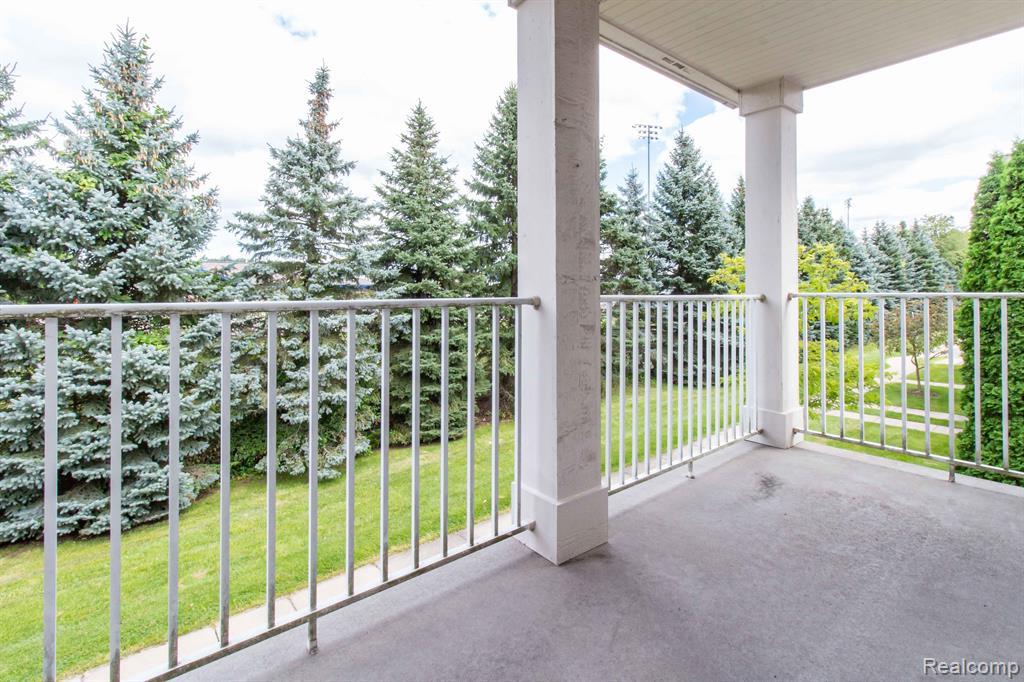 7103 ADDINGTON Drive, Commerce Twp, MI 48390 — Photo 21