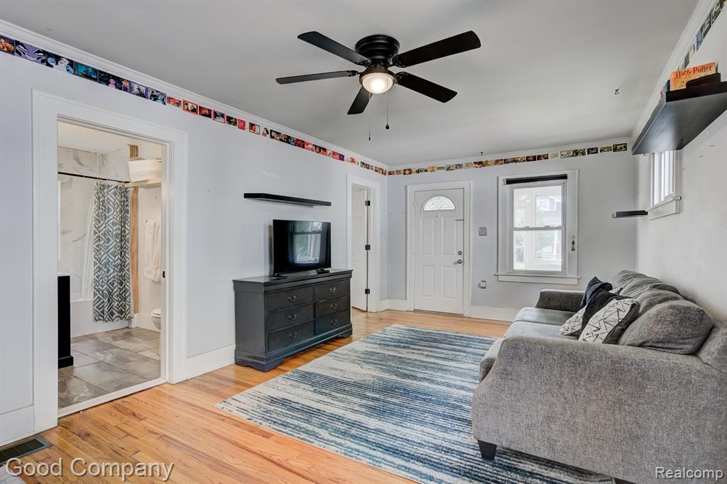 573 E Oakridge Street, Ferndale, MI 48220 — Photo 5
