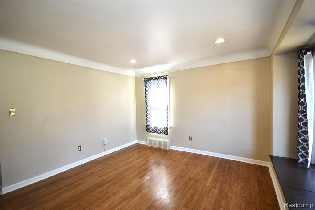 4082 ROYAL Avenue, Berkley, MI 48072 — Photo 5