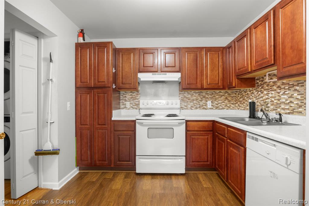 16201 TERRACE VILLAGE Drive, Taylor, MI 48180 — Photo 13