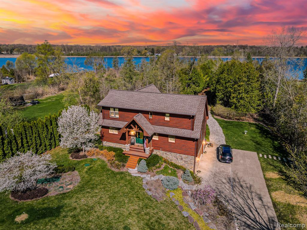 5175 Parview Drive, Clarkston, MI — front exterior