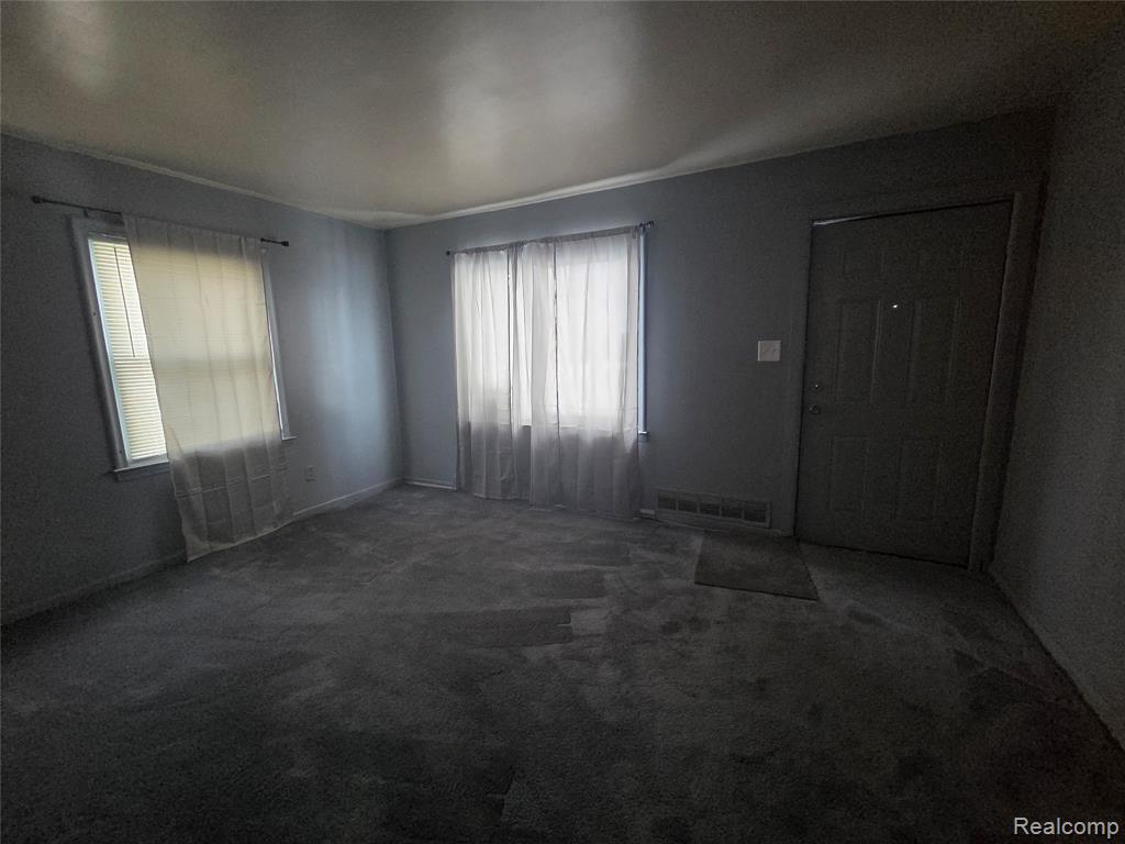 8084 Evergreen Avenue, Detroit, MI 48228 — Photo 2