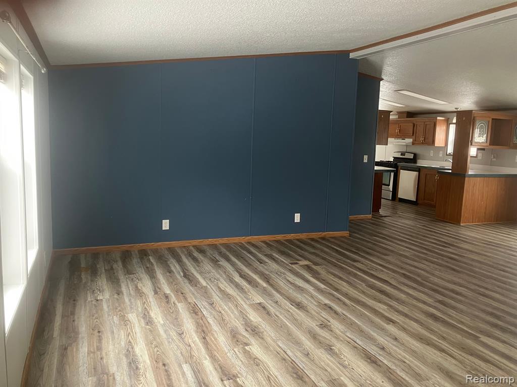 520 Pond View, Morrice, MI 48857 — Photo 16