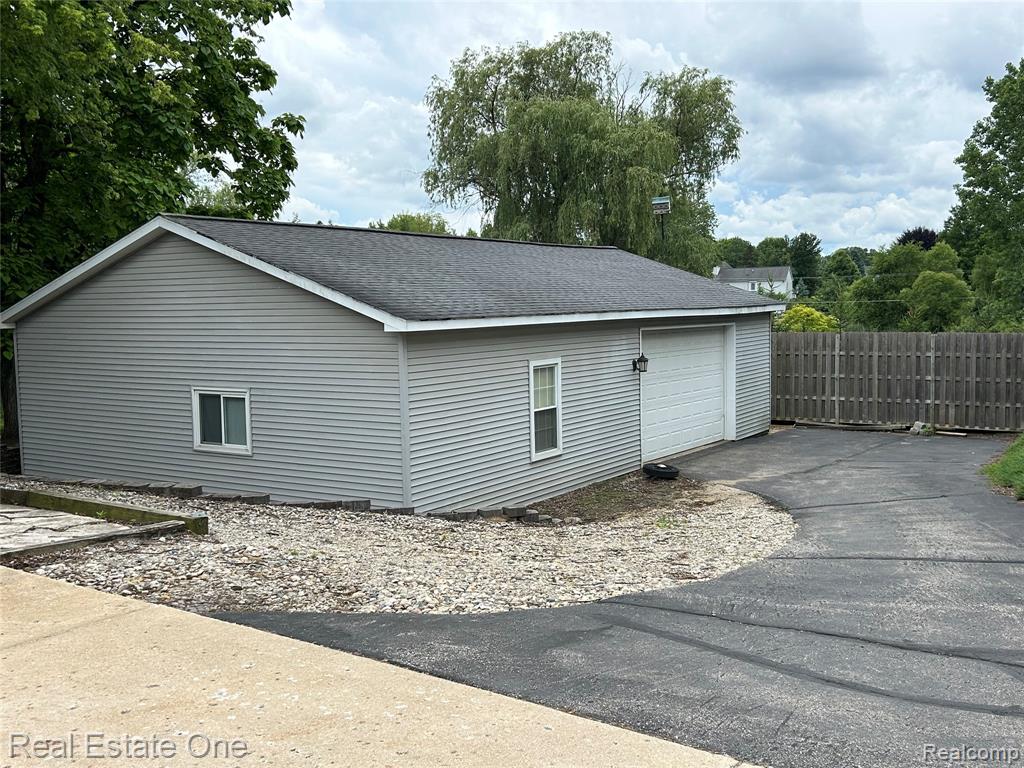 11030 Marshall Road, South Lyon, MI 48178 — Photo 59