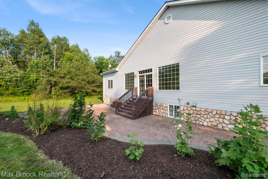 2165 Oakwood Road, Ortonville, MI 48462 — Photo 48