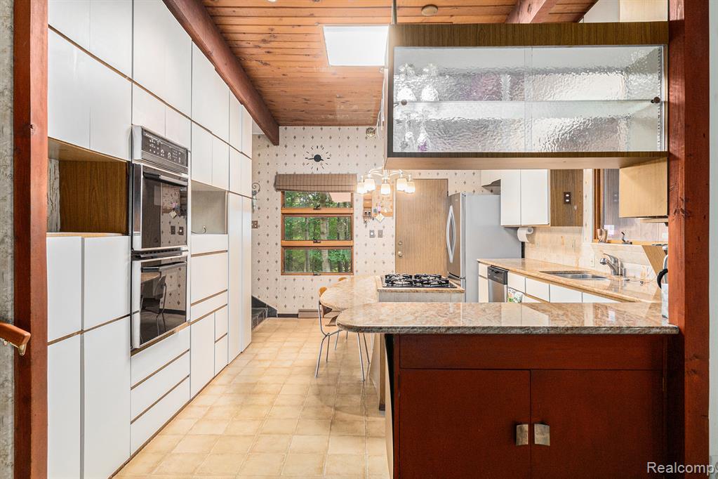 3192 Paint Creek Drive, Oakland, MI — Photo 10