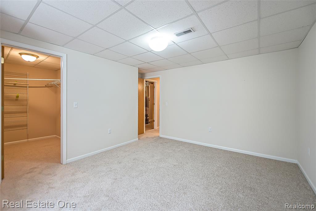 61726 VALLEY FORGE, South Lyon, MI 48178 — Photo 31
