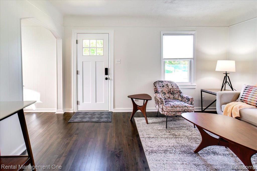 710 E 12 MILE Road, Royal Oak, MI 48073 — Photo 3