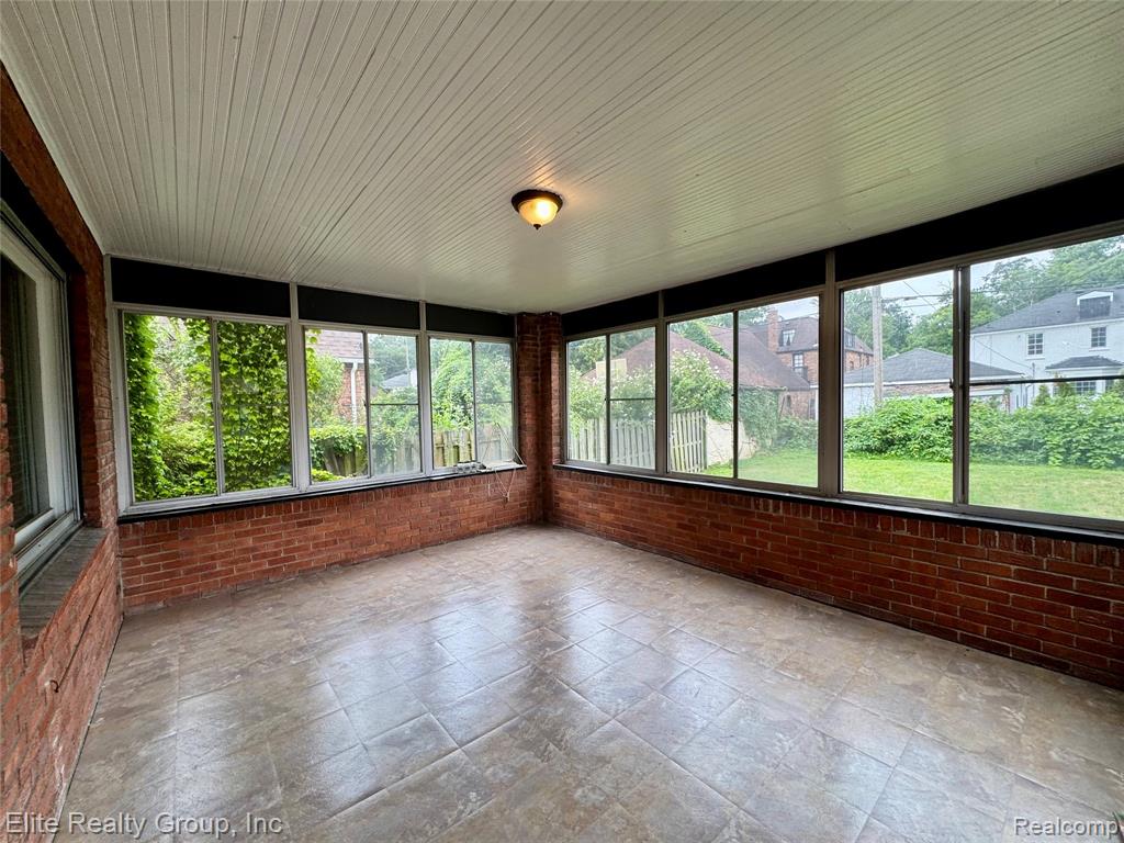 19677 Roslyn Road, Detroit, MI 48221 — Photo 10