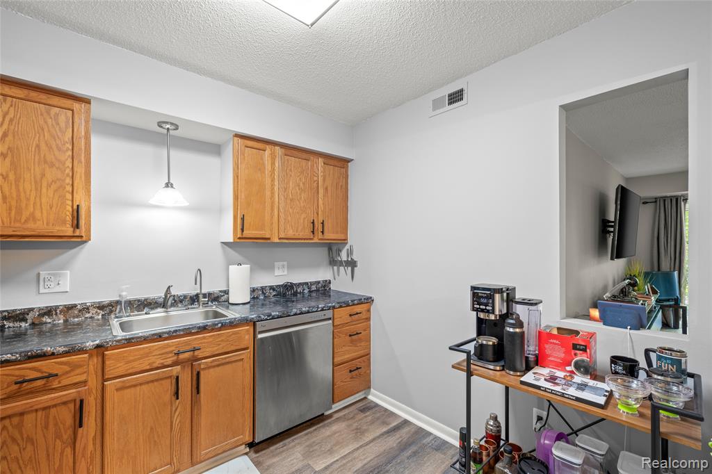 35916 Ann Arbor Trail, Livonia, MI 48150 — Photo 7