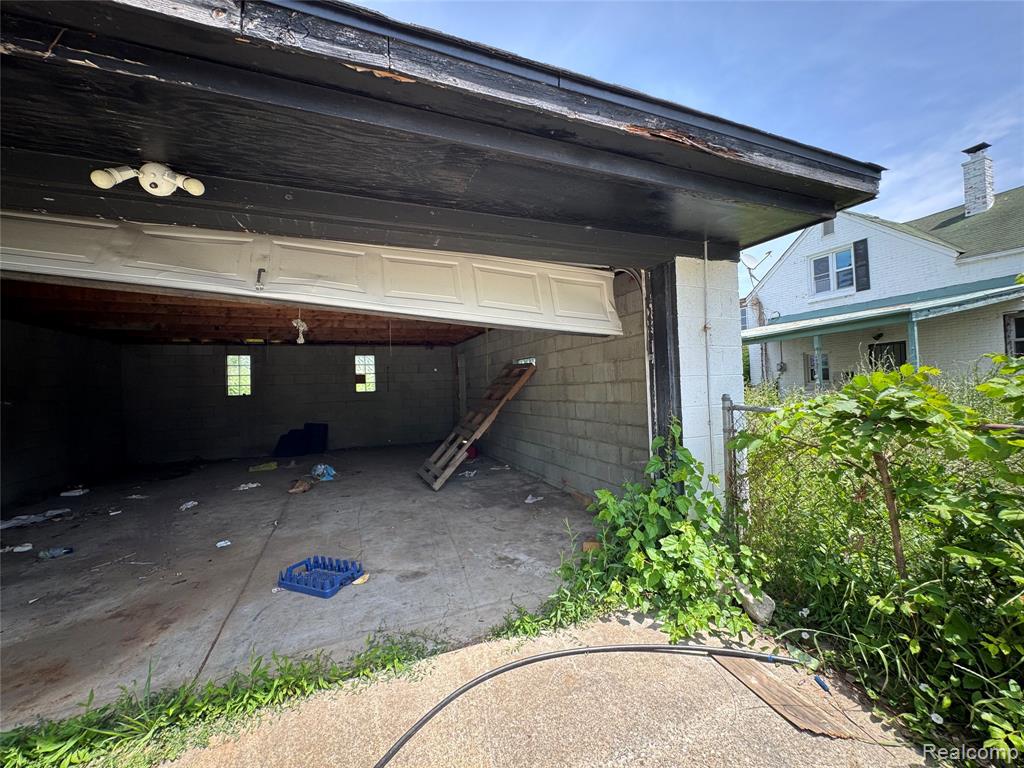 9710 Courville Street, Detroit, MI 48224 — Photo 35