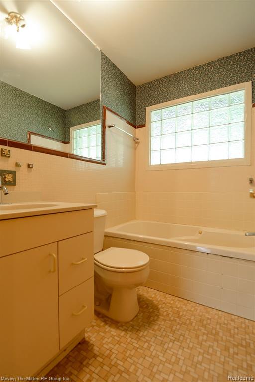 1200 GEORGINA Drive, Ypsilanti, MI 48198 — Photo 18