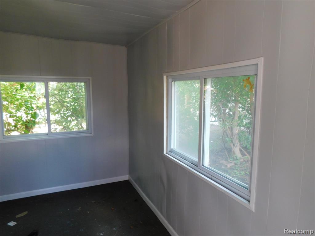 8260 Hartwell Street, Detroit, MI 48228 — Photo 11
