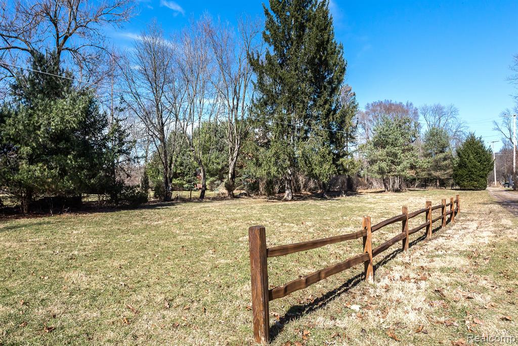 7695 HURON RIVER Drive S, Dexter, MI 48130 — Photo 13