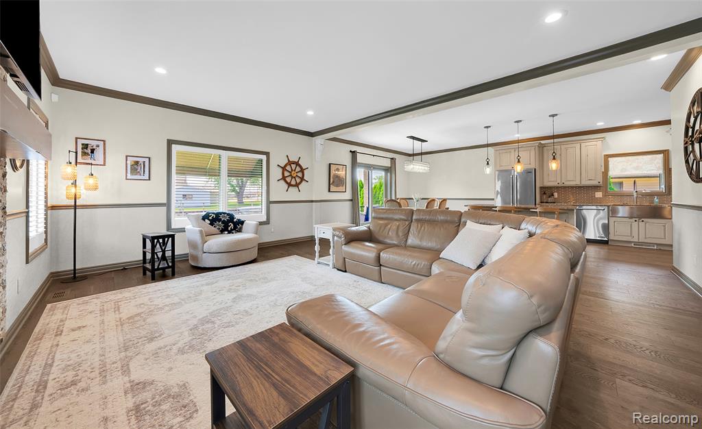 39611 Lakeshore Drive, Harrison Township, MI — Photo 9