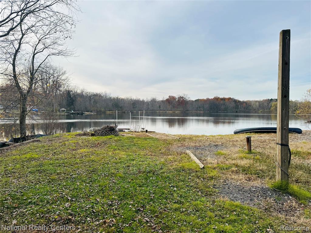 12063 Kirby Lane, South Lyon, MI 48178 — Photo 2