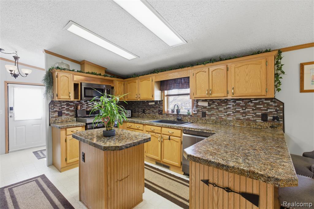 1983 Oak Street, Newport, MI 48166 — Photo 2