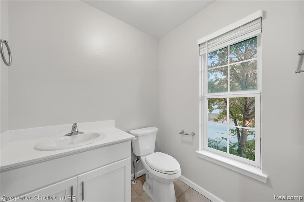 483 W Lincoln Avenue, Madison Heights, MI 48071 — Photo 11